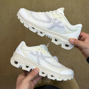Cloudboom Strike Cream Shoes