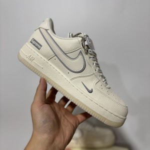 Nike Air Force 1 Low Supreme Shoes