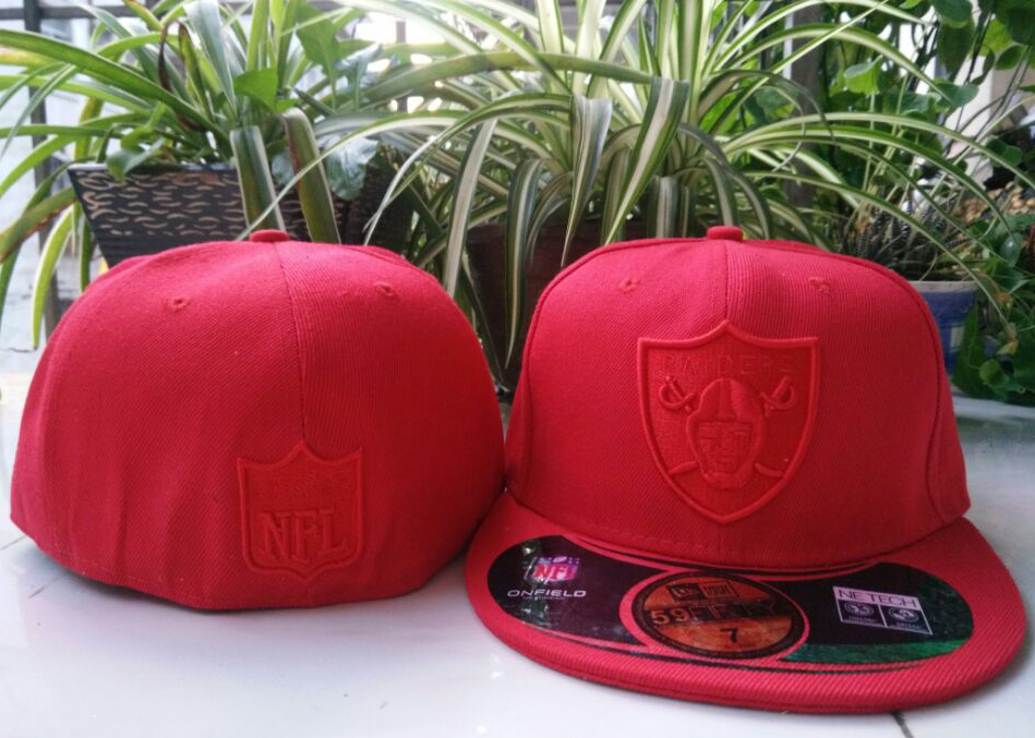 Raiders fitted red caps 60 001