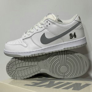 Supreme x Nike Dunk SB DUNK LOW PRO OG QS Shoes