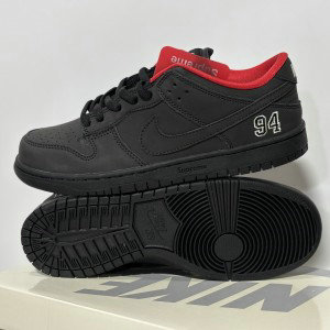 Supreme x Nike Dunk SB DUNK LOW PRO OG QS Shoes Supreme x Nike Dunk SB DUNK LOW PRO OG QS Shoes