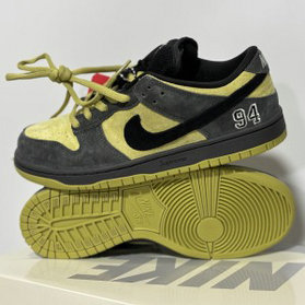 Supreme x Nike Dunk SB DUNK LOW PRO OG QS Yellow Shoes